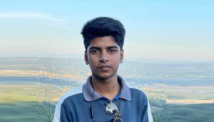 চলন্ত ট্রেন থেকে পড়ে ঢাবি শিক্ষার্থীর মৃত্যু