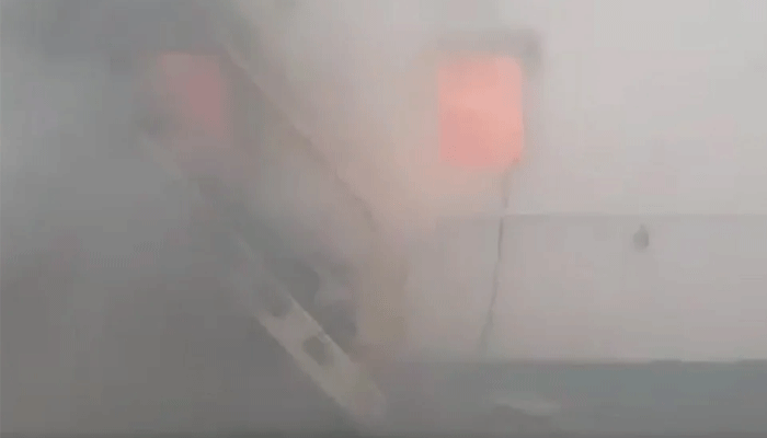 ইউক্রেনে বাংলাদেশি জাহাজে রাশিয়ার রকেট হামলা, প্রকৌশলী নিহত (ভিডিও)