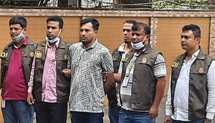হত্যার আগের দিনও কমলাপুরে টার্গেট হয়েছিলেন টিপু
