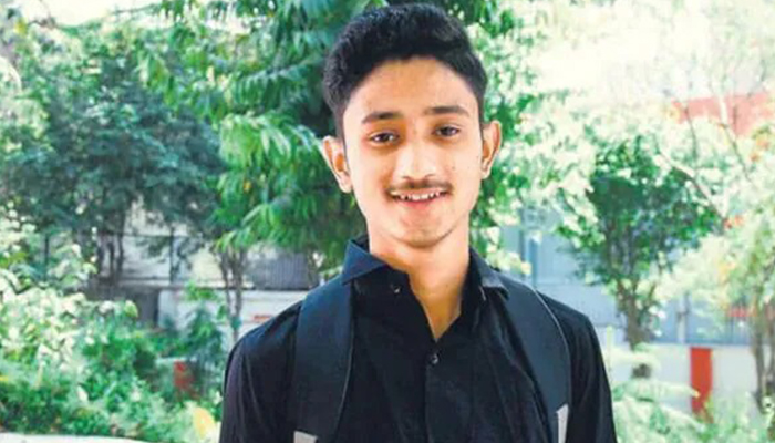 এক রাতেই পাল্টে গেল ১৯ বছরের প্রদীপের জীবন!