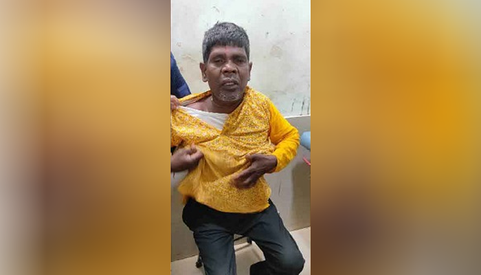 সেকেন্ড হ্যান্ড গাড়ি কিনে দুর্ঘটনায় আহত ভুবন বাদ্যকর