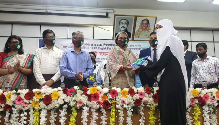 স্বাভাবিক শিক্ষা কার্যক্রমে ফেরার চেষ্টা চলছে: শিক্ষামন্ত্রী