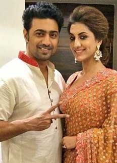 এ মাসেই বিয়ের পিঁড়িতে বসছেন দেব-রুক্মিণী