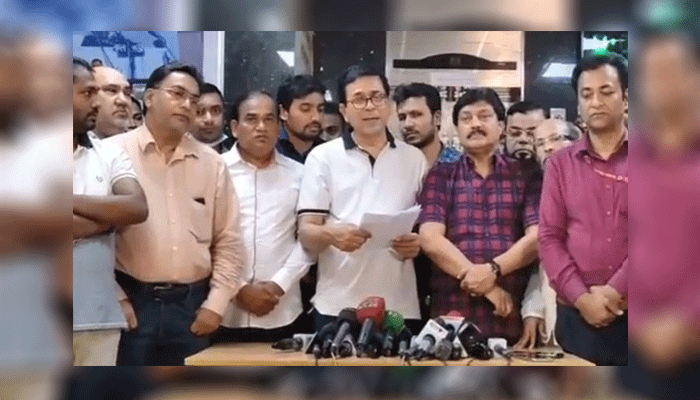 ভোররাতে সমঝোতা বৈঠক: নিউমার্কেট খুলছে আজ