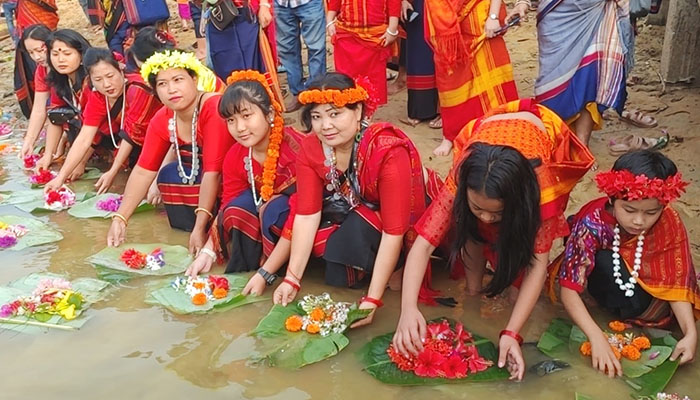 রাঙ্গামাটিতে পাহাড়ি জনগোষ্ঠীর বৈসাবি উৎসব শুরু