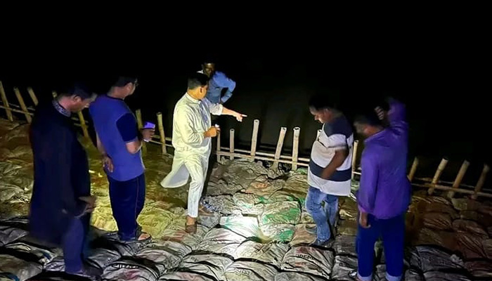 মসজিদে মসজিদে বাঁধ রক্ষার মাইকিং, দুশ্চিন্তায় কৃষক