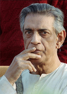 সত‍্যজিৎ রায়ের প্রয়াণ দিবসে বিনম্র শ্রদ্ধা