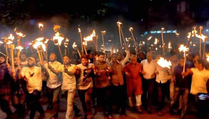 বিএনপির মশাল মিছিল থেকে গাড়ি ভাঙচুর, ১০ নেতাকর্মী আটক