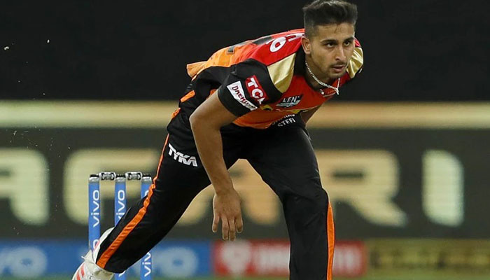 আইপিএলে গতি ঝড়ে চমকে দিচ্ছেন উমরান