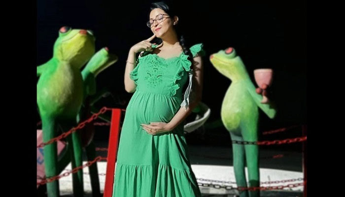 বেবি বাম্পের ছবি প্রকাশ করলেন পরী মনি