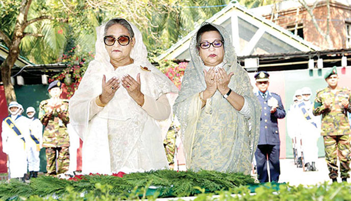 জাতির পিতার সমাধিতে প্রধানমন্ত্রীর শ্রদ্ধা