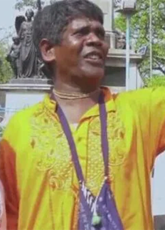 রাতারাতি জীবন বদলে যাওয়া ভুবনের যেভাবে কাটছে সময়