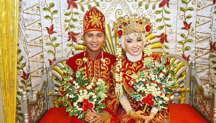 বিয়ে টিকিয়ে রাখতে তিন দিন বাথরুমে যাওয়া বন্ধ!