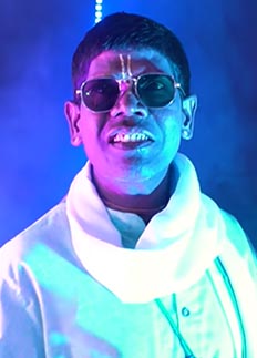 এবার যাত্রার ভুবনে ‘বাদামকাকু’