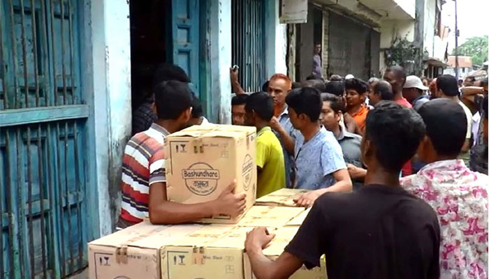 এবার ঝালকাঠিতে ১৪ হাজার সয়াবিন তেল উদ্ধার