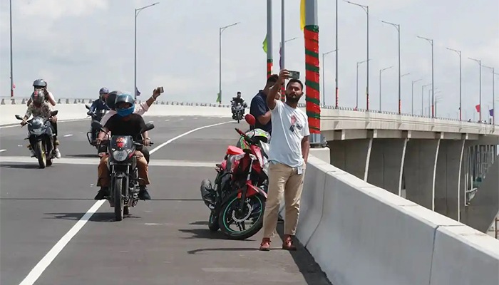 পদ্মা সেতুতে মোটরসাইকেল চলাচল নিষিদ্ধ