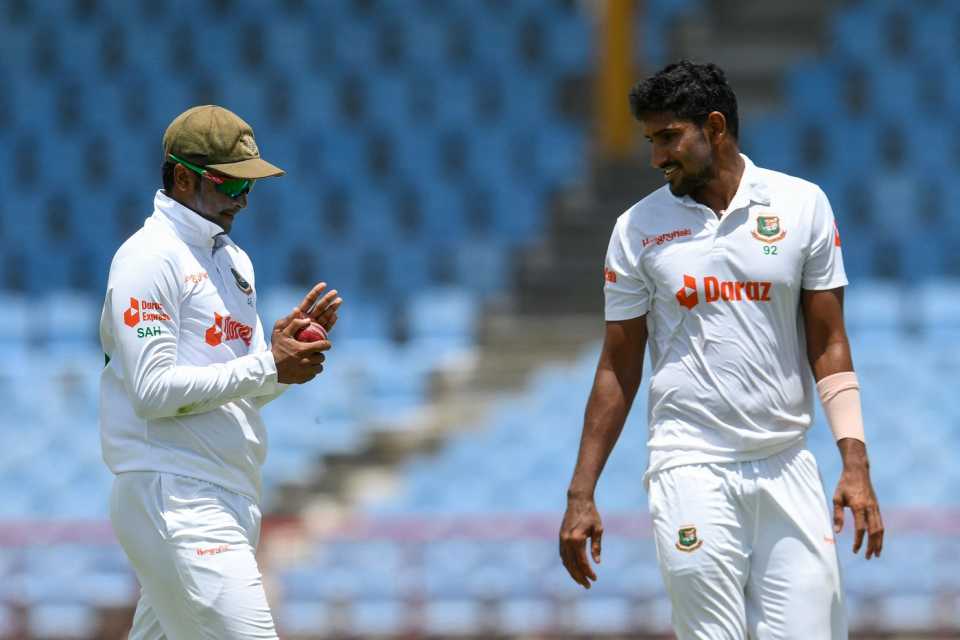 সেন্ট লুসিয়ায় বড় লিডের পথে ক্যারিবিয়ানরা