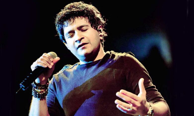 কেকে প্রসঙ্গে গায়ক রূপঙ্করকে ধোলাই করলেন স্বস্তিকা