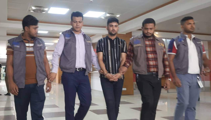 পদ্মা সেতুর নাট-বল্টু খুলতে যন্ত্রপাতি ব্যবহার করেন বায়েজিদ