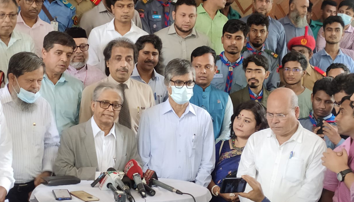 স্বচ্ছ প্রতিযোগিতামূলক পরীক্ষা নিতে আমরা বদ্ধ পরিকর: ঢাবি উপাচার্য