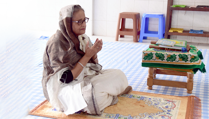 শাহজালাল-শাহপরানের মাজার জিয়ারত করলেন প্রধানমন্ত্রী