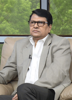 অভিনয়ের ৫০ বছরে চিত্রনায়ক আলমগীর