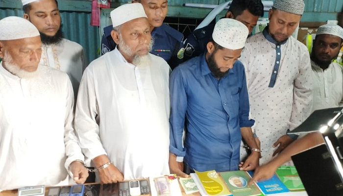 ভোলায় উগ্রবাদী বইসহ জামায়াতের ৮ নেতাকর্মী আটক
