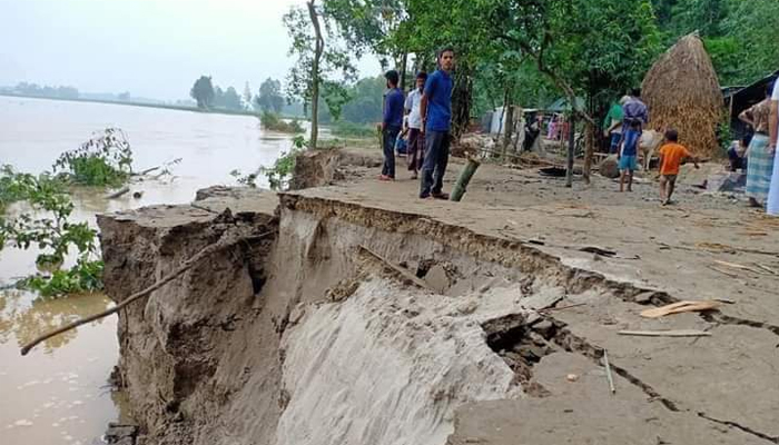 যমুনার পানি বিপৎসীমার ওপরে, তলিয়ে যাচ্ছে দেওয়ানগঞ্জ