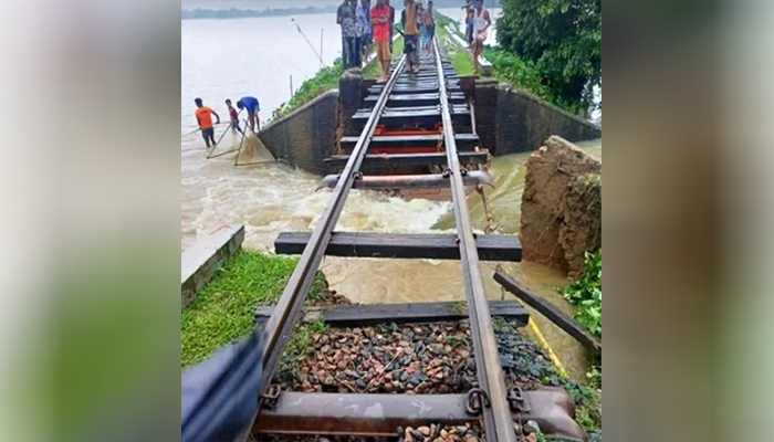 বন্যায় সেতুর মাটি ধসে নেত্রকোণার রেল যোগাযোগ বিচ্ছিন্ন