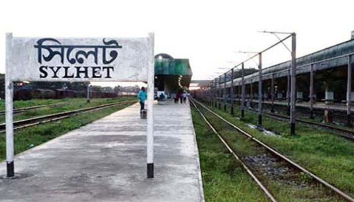 সিলেট থেকে বিমানের পর এবার ট্রেন, বাসও বন্ধ