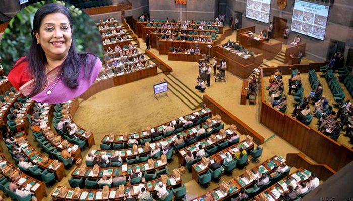 আরও একবার অস্ত্র হাতে নেবার কবিতা শোনালেন সুবর্ণা