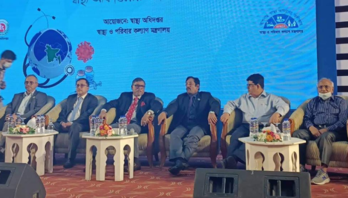 হেনস্থা নয়, সেবার মান বাড়াতেই অভিযান: স্বাস্থ্যমন্ত্রী