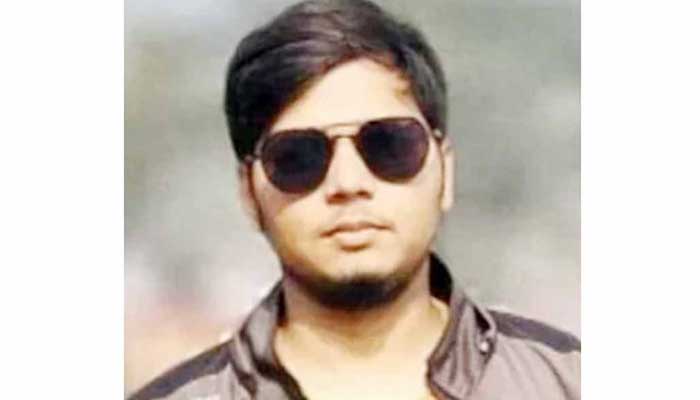 অভাবে ছাত্রাবাসে ফিরতে না পেরে ফাঁস দিলেন কলেজছাত্র
