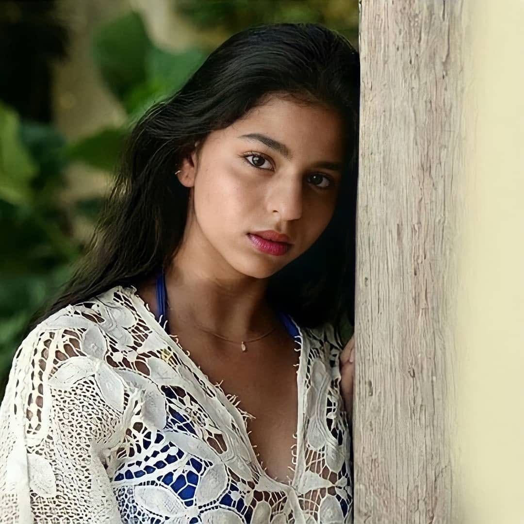 সুহানা: ওই নতুনের কেতন ওড়ে