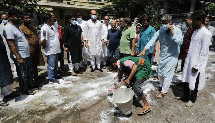 রাত ১০টার আগেই কোরবানি বর্জ্য অপসারণ করেছে ডিএনসিসি