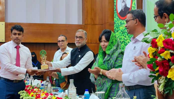২০৩০ সাল পর্যন্ত গাছ না কাটার আহবান বনমন্ত্রীর