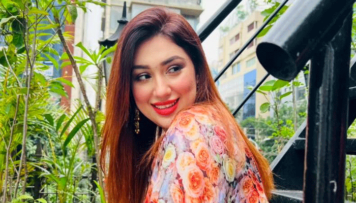 সেপ্টেম্বরে কলকাতায় মুক্তি পাচ্ছে অপু বিশ্বাসের প্রথম ছবি