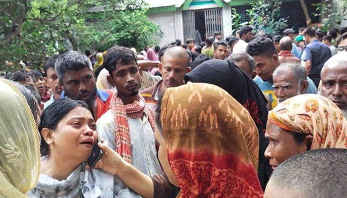 আড়াইহাজারে মা-ছেলেকে গলা কেটে হত্যা