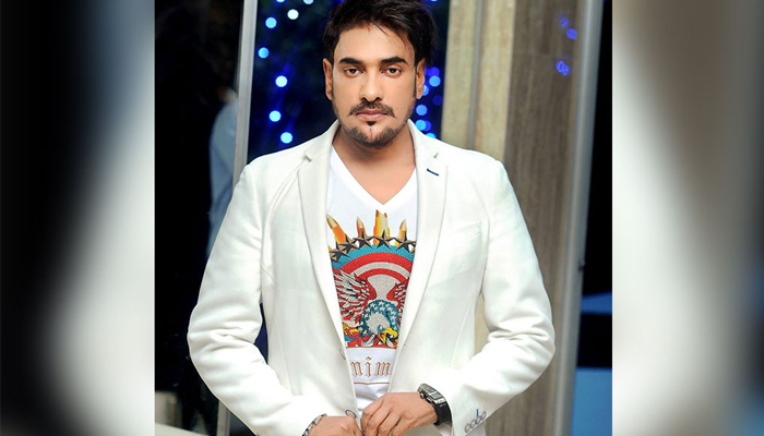 হলিউডের নায়িকাকে জড়িয়ে ধরবেন না অনন্ত জলিল