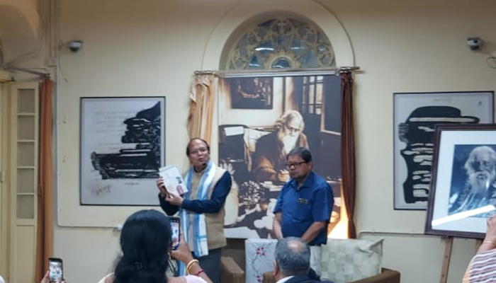 সঙ্কটে রবীন্দ্রনাথের লোকহিত চিন্তা আগের মতোই প্রাসঙ্গিক: আতিউর