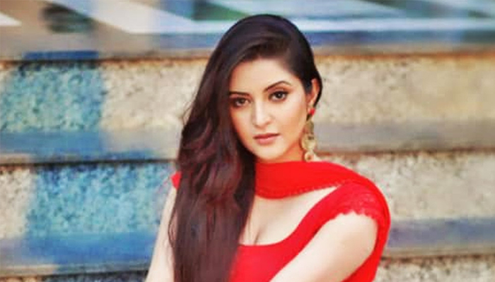 মাতাল হয়ে আকৃষ্টের চেষ্টা করেন পরী মণি: নাসির উদ্দিন