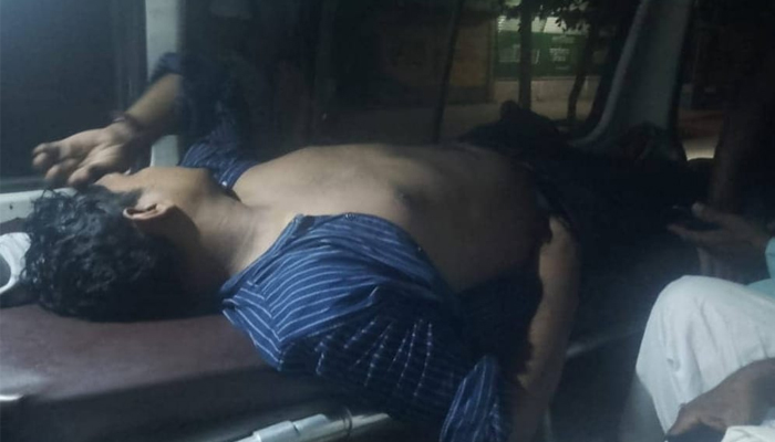 সংবাদ সংগ্রহকালে হামলার শিকার ভোরের কাগজের সাংবাদিক
