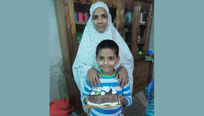 আড়াইহাজারে মা-ছেলেকে গলা কেটে হত্যা