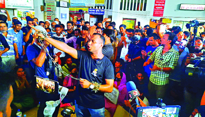 রেলে দুর্নীতি নিয়ে ক্ষুব্ধ হাইকোর্ট