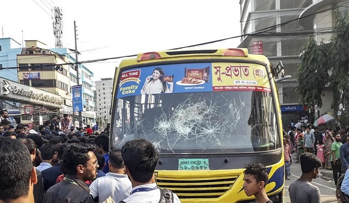 বাসচাপায় মৃত্যু: ১ কোটি টাকা ক্ষতিপূরণ দিতে রায়