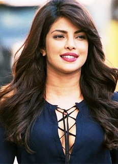 সাত মাসের মেয়ের জন্য তিন দেহরক্ষী রাখলেন প্রিয়াঙ্কা!