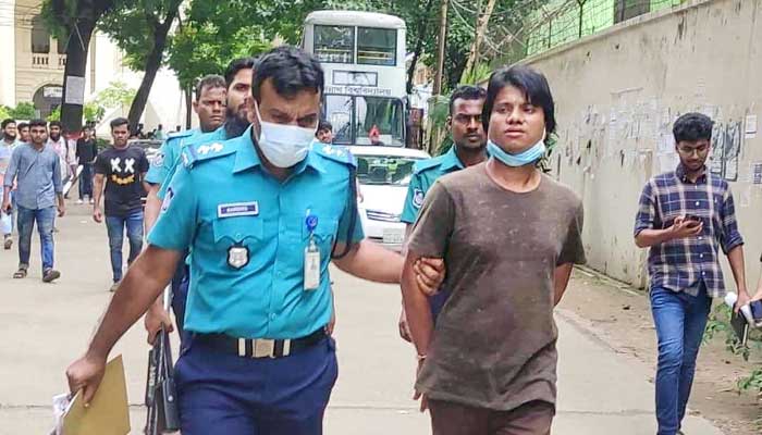 জবিতে ভর্তি পরীক্ষায় প্রক্সি দিতে এসে ঢাবি শিক্ষার্থী আটক