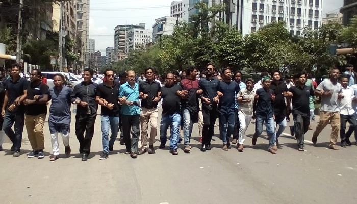 ভোলা ছাত্রদল সভাপতির জানাজা: বিএনপি নেতাকর্মীদের বিক্ষোভ