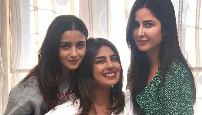 আলিয়ার কারণে অনিশ্চয়তার মুখে ‘জি লে জারা'