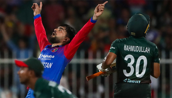 বিশ্বের দ্বিতীয় বোলার হিসাবে রেকর্ড রশিদ খানের